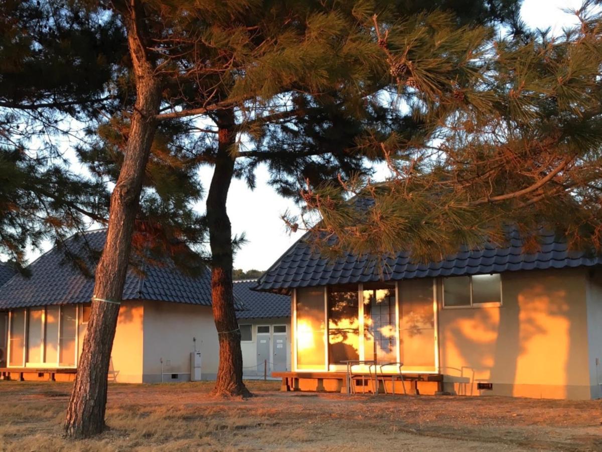 直島町ふるさと海の家 つつじ荘 -Seaside Park Stay Tsutsujiso- Экстерьер фото