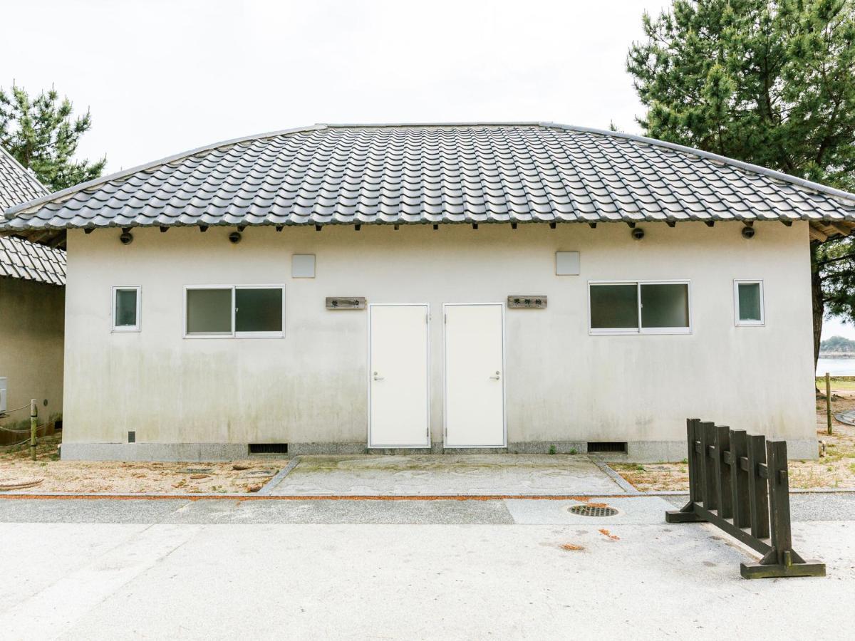 直島町ふるさと海の家 つつじ荘 -Seaside Park Stay Tsutsujiso- Экстерьер фото